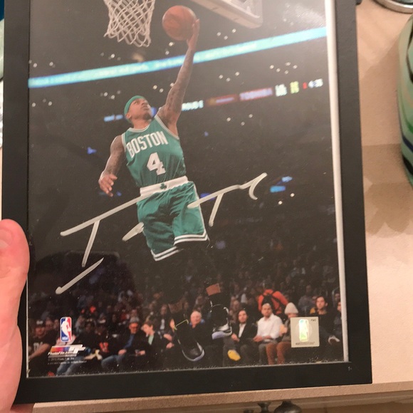 Signed autograph by Isiah Thomas - Picture 4 of 5
